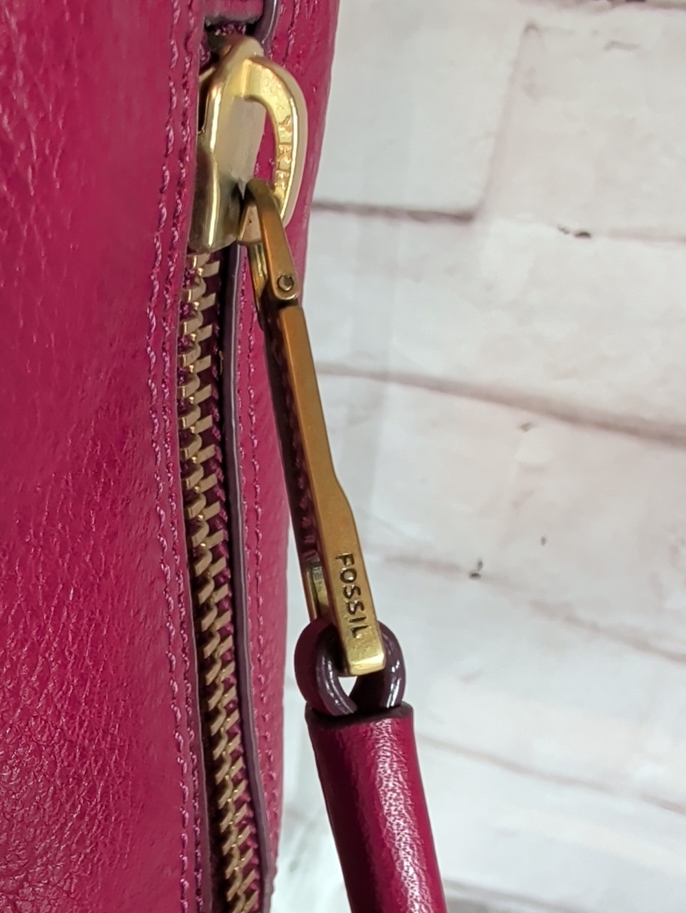 Fossil Pebbled Leather Shoulder Bag in Berry Purple - Picture 3 of 12